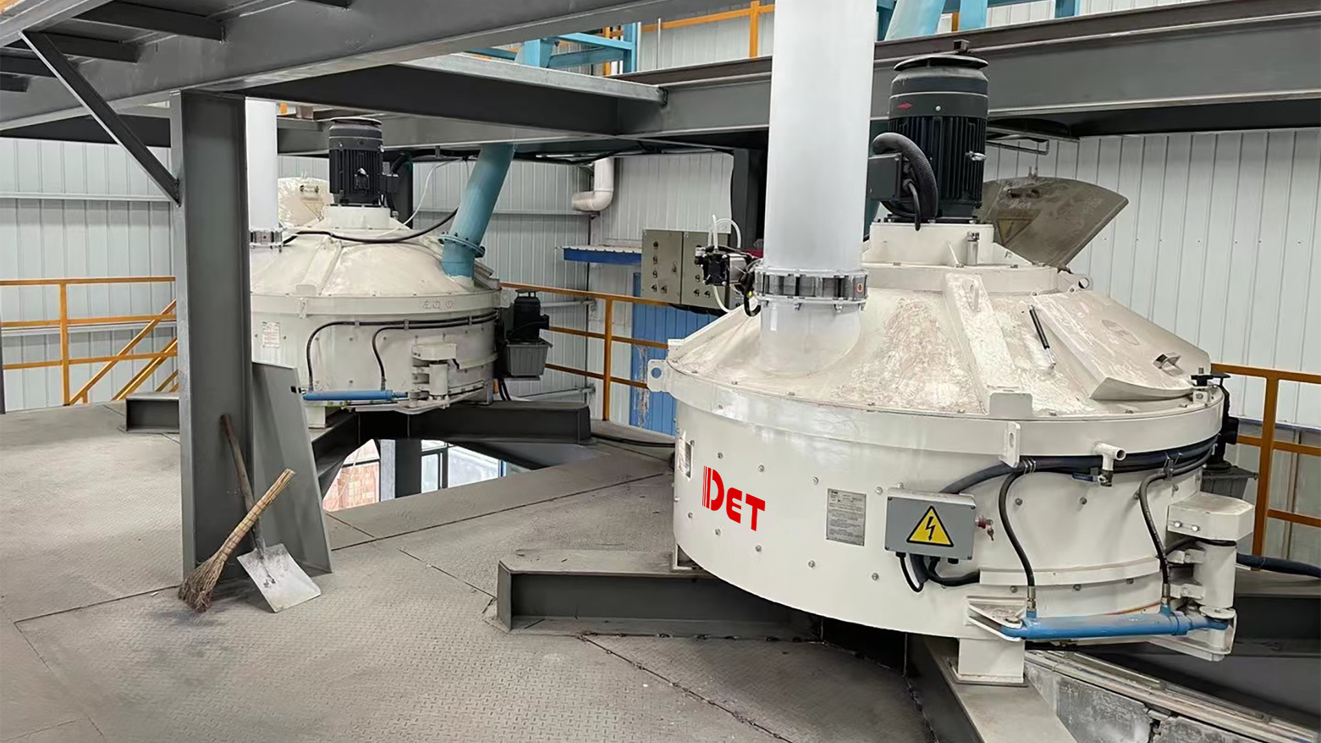 青島迪拓：高效混合攪拌設(shè)備，精確計量系統(tǒng)，專業(yè)的危廢固化與飛灰處理解決方案